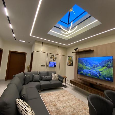Firefly Retreat-Your Home Away From Home Равалпинди Екстериор снимка
