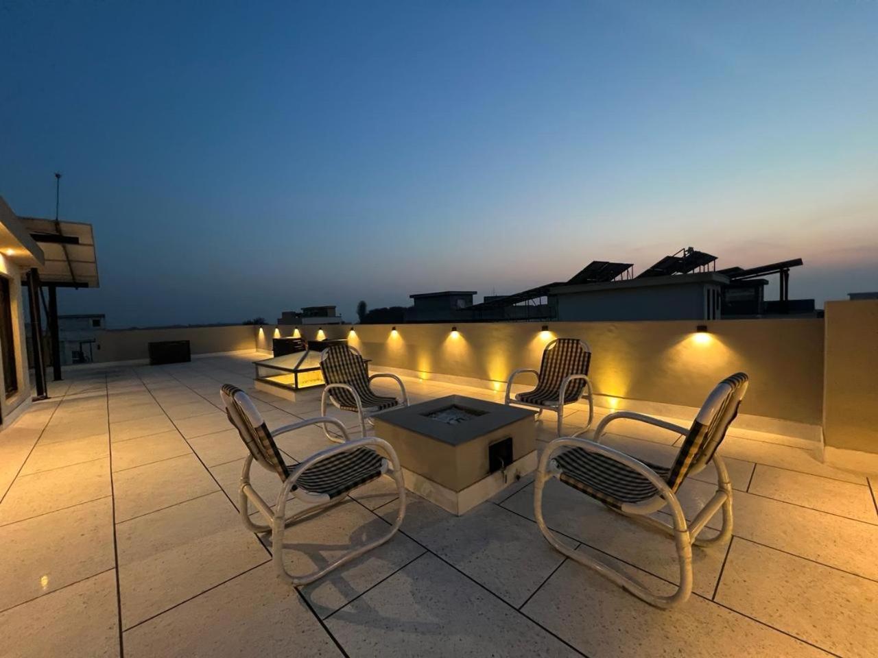 Firefly Retreat-Your Home Away From Home Равалпинди Екстериор снимка